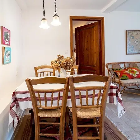 Vytinahouse * Vytina