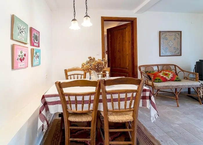 Vytinahouse * Βυτίνα