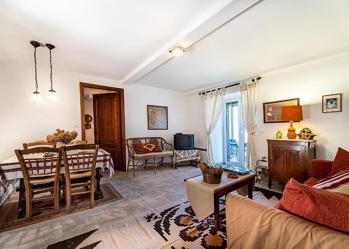 Vytinahouse * Vytina